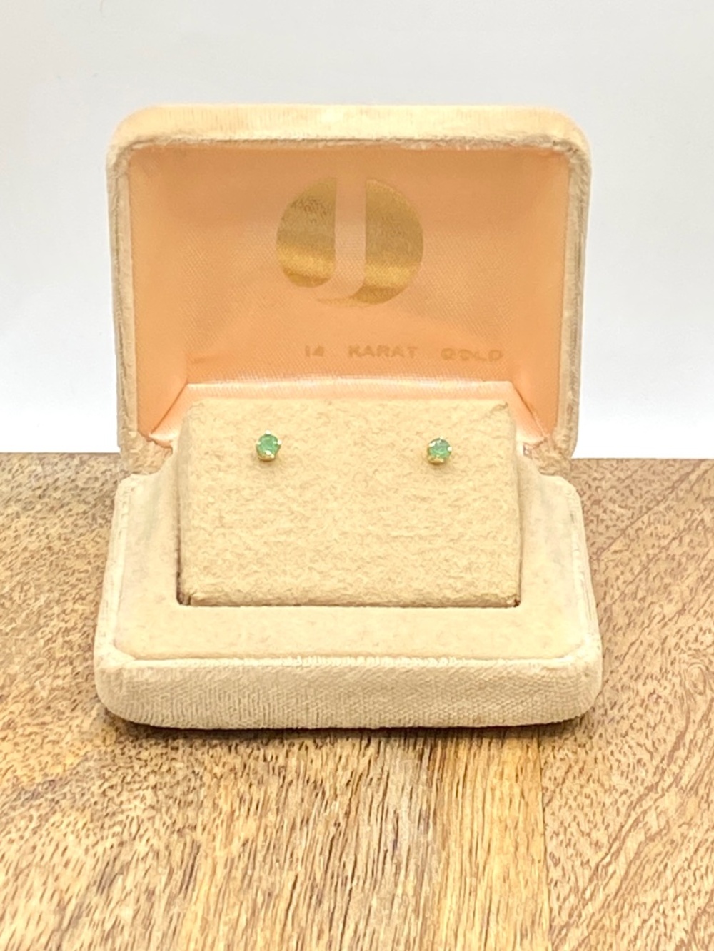 Petite Vintage 14K Gold Presumed Green Emerald Earrings Original Box Solitaire
